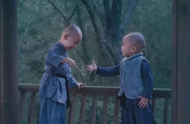 兄弟姐妹之间最好的相处方式，不是聚会、聚餐，而是这三种