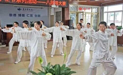 八段锦健身法：8个动作改善体质，千年功法助你养生