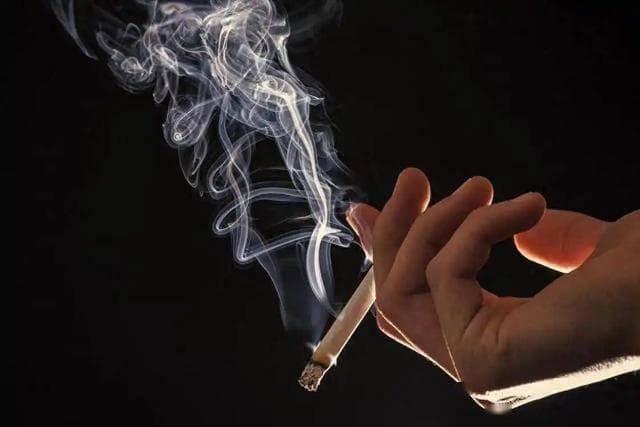 医生提醒：吸烟后，若你经常出现这几种表现，说明你不能再吸烟了