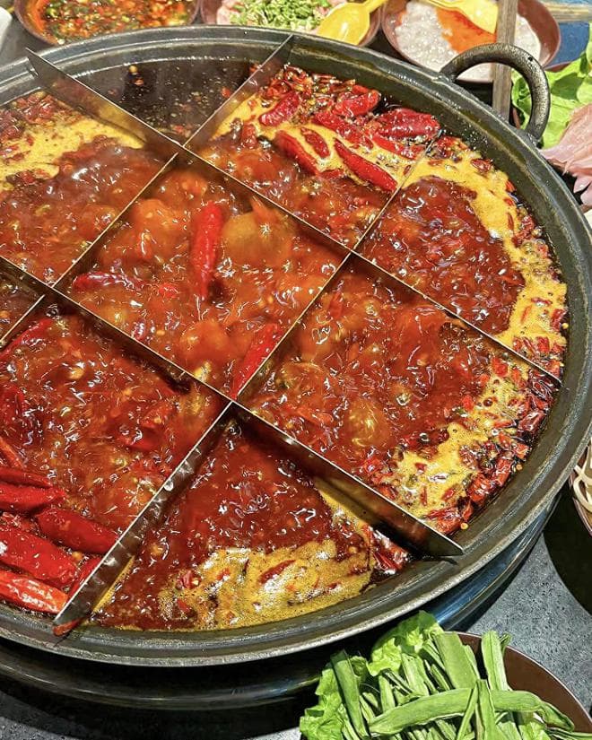 四川十大特色美食：从麻辣火锅到江油肥肠，每一道都是四川人的"续命美食"