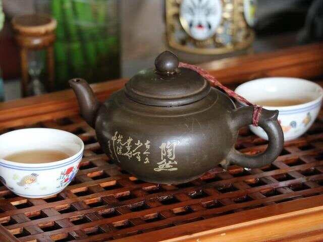北京话里的口头禅：成不成、那什么、不是吗