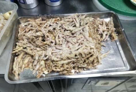 胖哥俩肉蟹煲被曝使用过期食材，市监局已立案调查