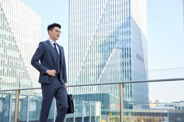 大专生实习去工作的利与弊分析