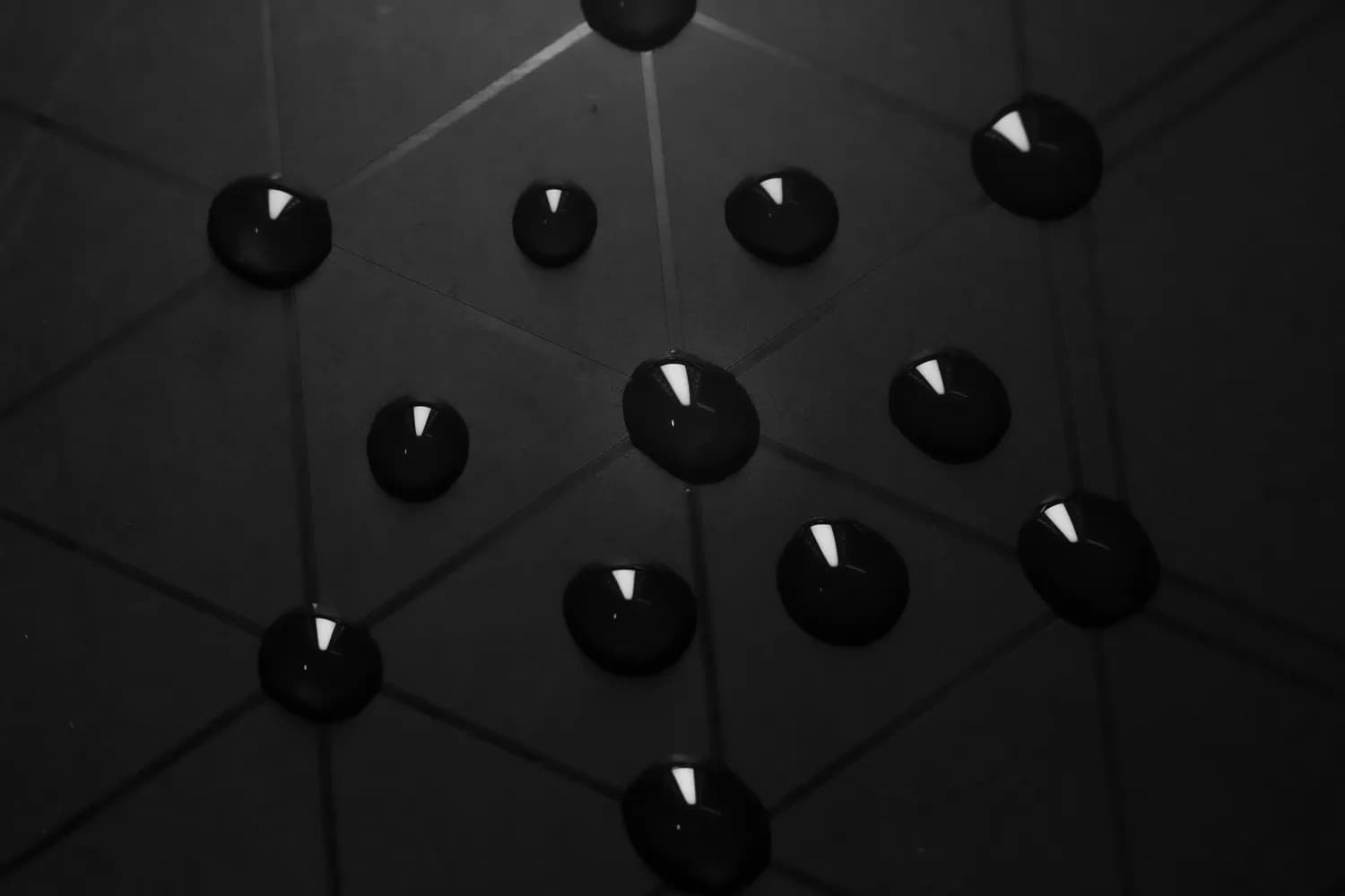五子棋高手进阶攻略：从策略到实战，全面提升你的棋艺