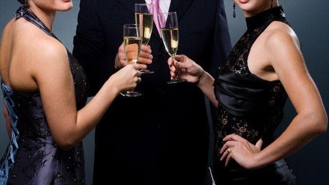 睡前饮酒真的有助睡眠吗？别再这样做了！危害比失眠还可怕