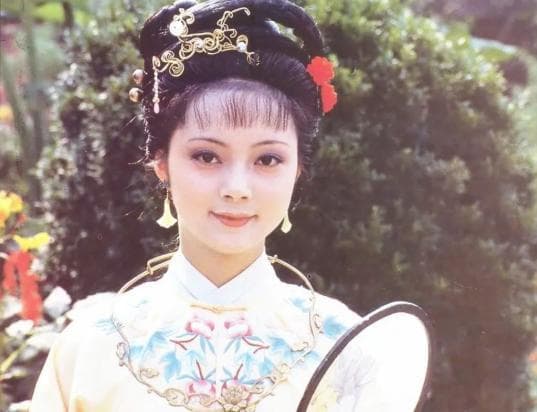 薛宝钗：红楼梦中的一曲悲歌