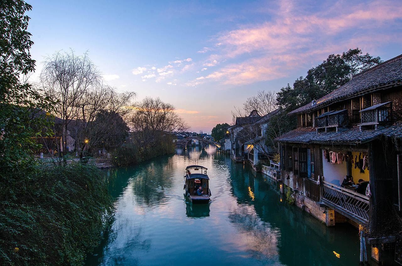 从喜悦到疲惫：情绪如何塑造我们的旅游记忆