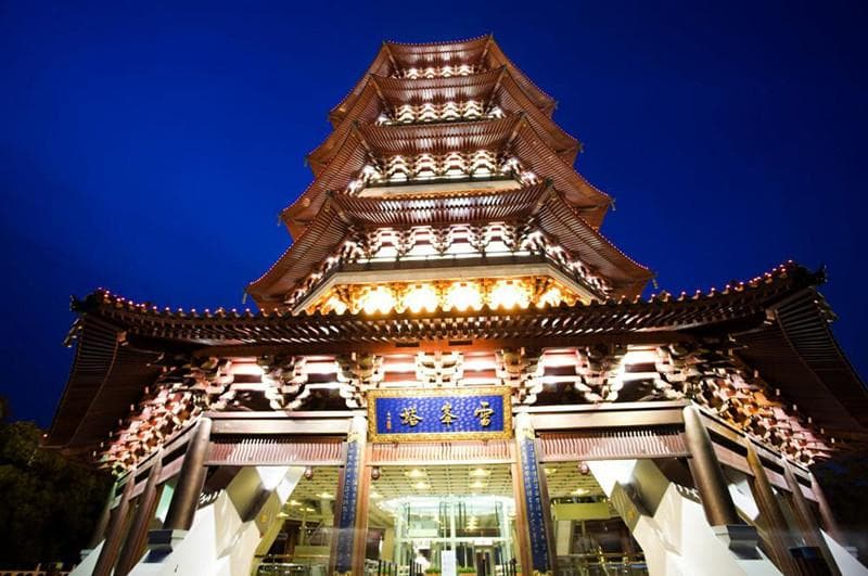 杭州雷锋塔：历史、建筑与观景价值的完美融合