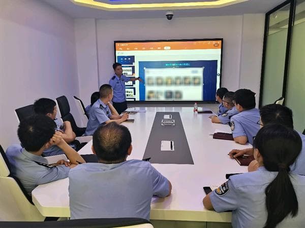 重庆大渡口合成作战中心：八类案件破案率达100%