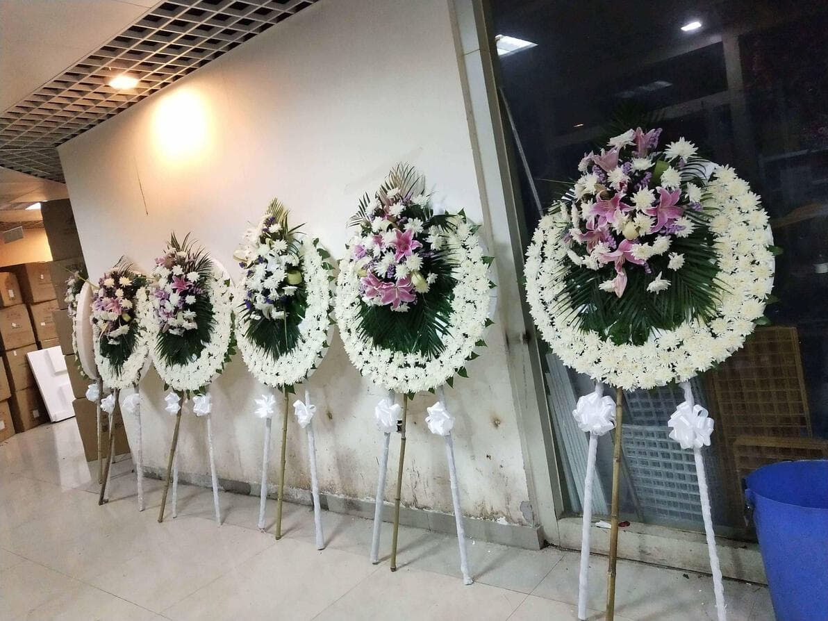 送花圈礼仪指南：尺寸、样式、时间与注意事项
