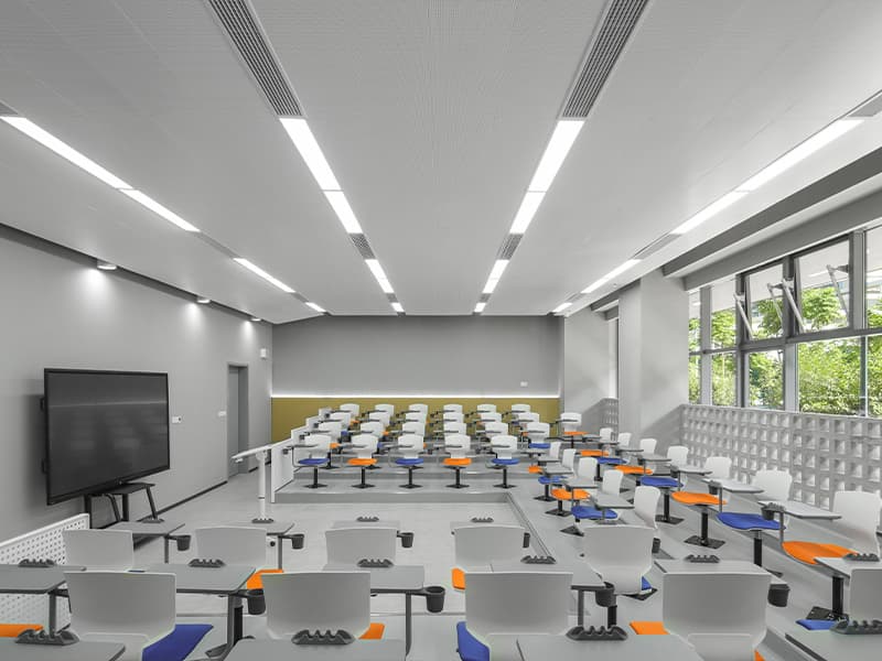 学校教室家具设计如何影响学生的注意力和学习效率？