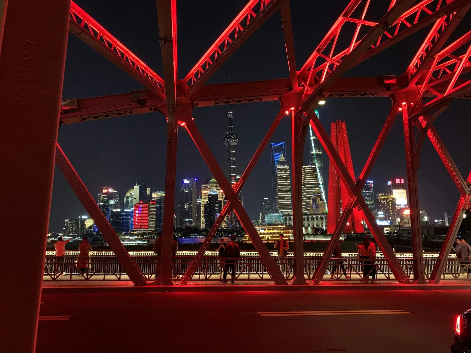 外白渡桥&上海中心大厦：外滩夜景的至高享受