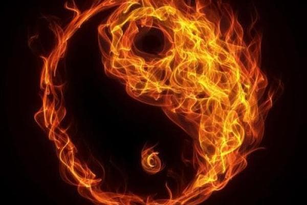 【命理学】揭秘“霹雳火命”：性格特点与运势解析