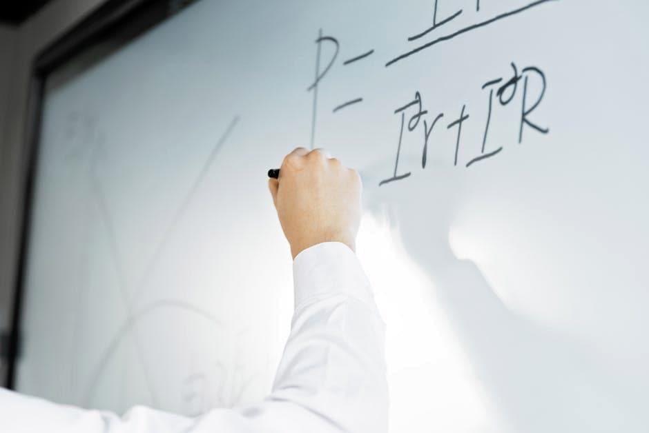 数学思维培养：从基础到解题策略的飞跃