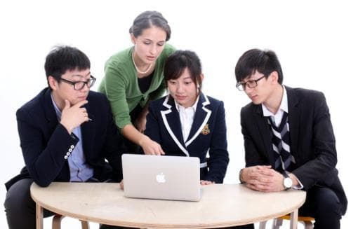 怎样快速高效率学英语(短时间内提高英语水平的方法)