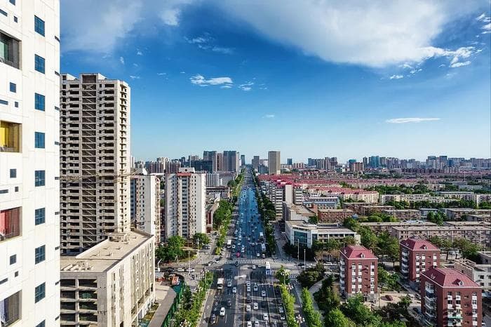 这个沿海大省，迎来首座“万亿GDP”城市