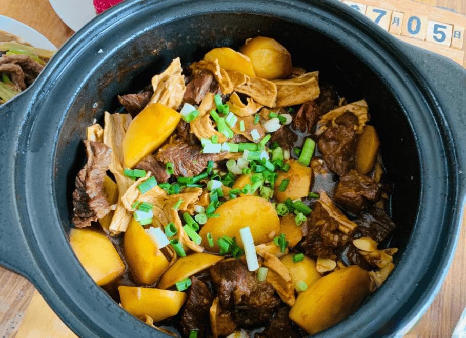 八道贵州经典美食，每一道都凝聚着黔菜的精髓