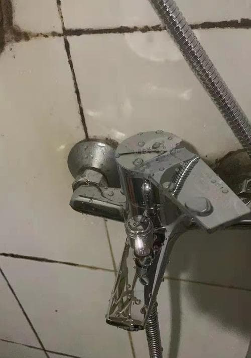 冬天热水器除垢的有效方法（如何保证热水器在冬天正常运行）
