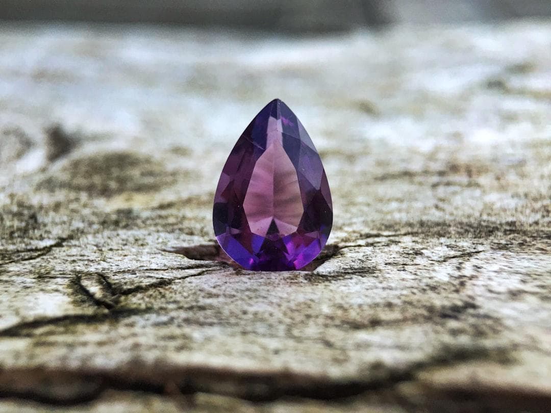 如何运用能量水晶提升情绪能量：经验能量疗愈师分享