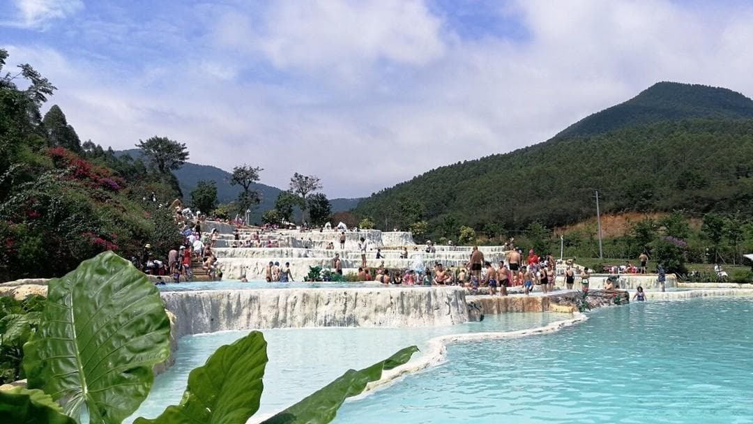 广西十万大山布透温泉：周末度假的理想选择