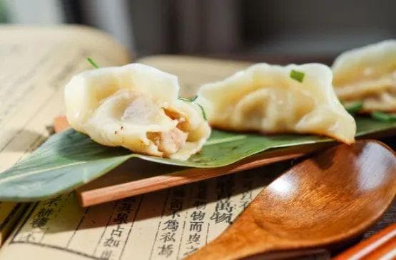 专家解读冬季养生：温食早睡慢运动保暖