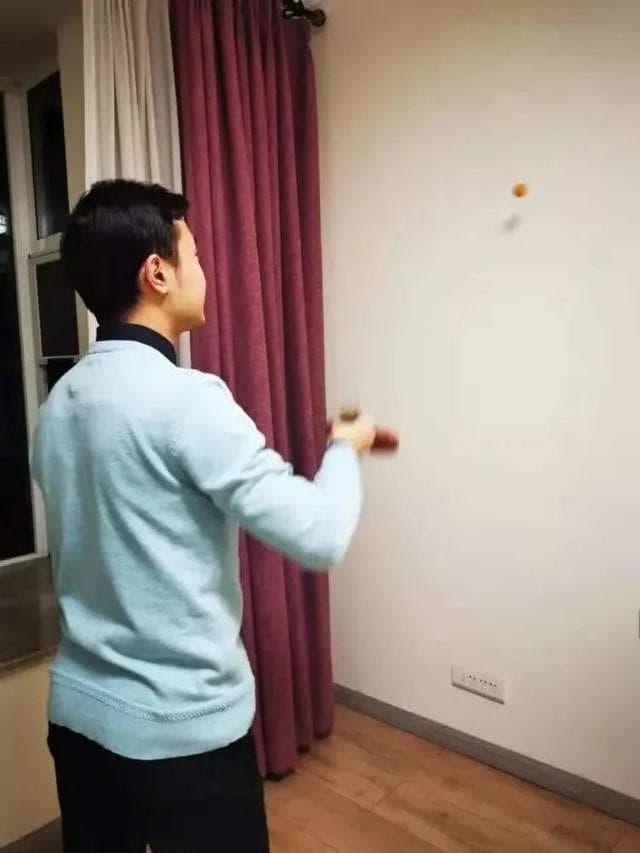 单人练习乒乓球—对墙击球的5种基本训练方法