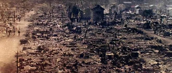 1945年东京大轰炸：美国投下45万枚燃烧弹，让东京沦为火海