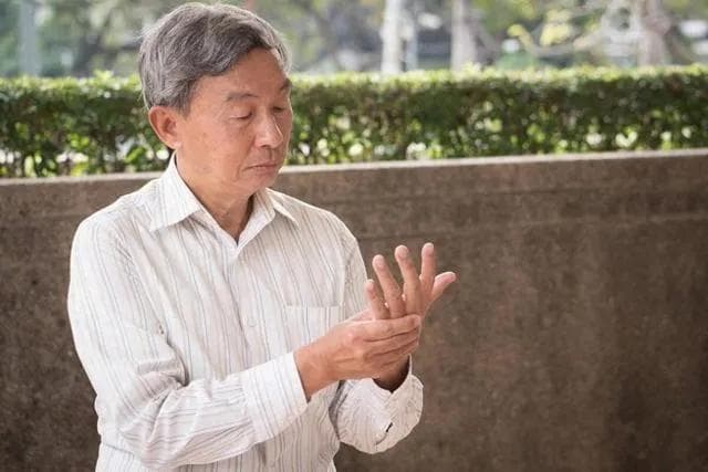樱桃是降尿酸的“秘密武器”？医生总结：3种食物可放心吃