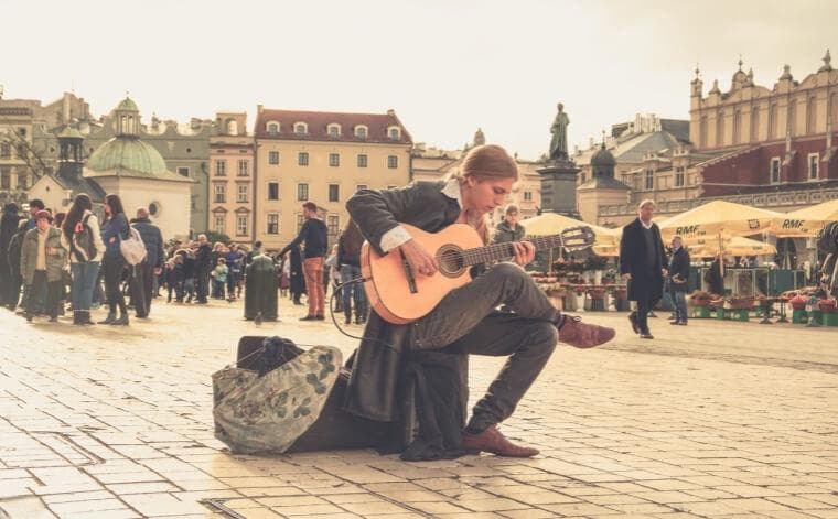 INFJ和ENFJ区别在哪：深度解析两者的性格特征