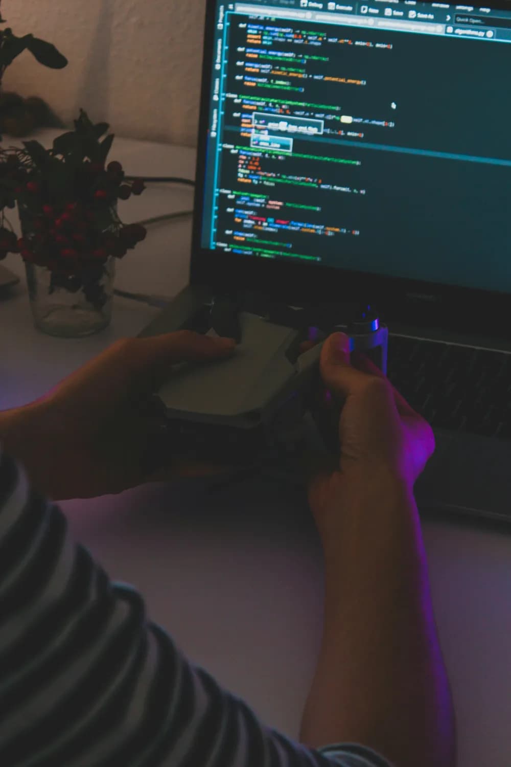 《迷你世界》编程大揭秘：M-Script vs Lua