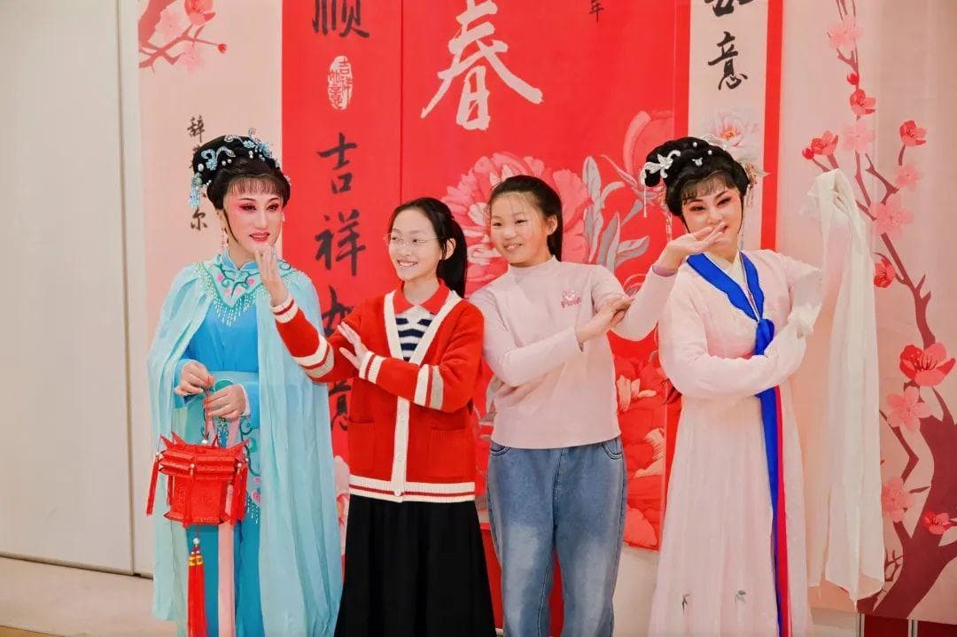 “白娘子”和“小青”也来了！上海田林街道元宵灯谜游园会精彩纷呈