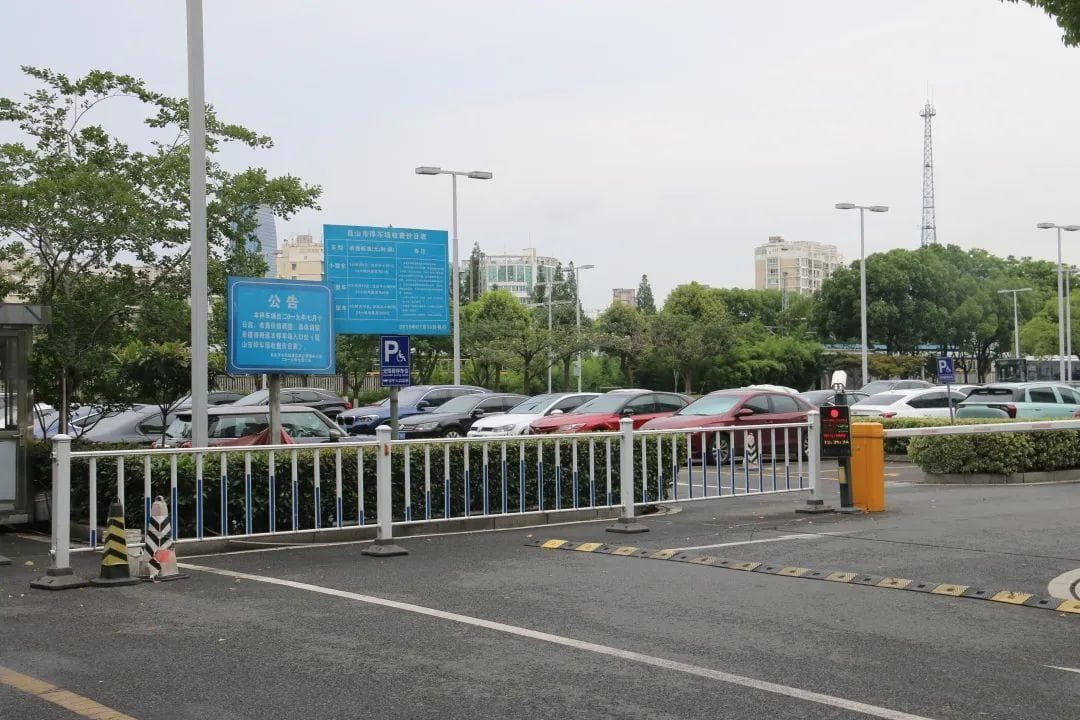 福州火车站停车费到底贵不贵？听听市民怎么说