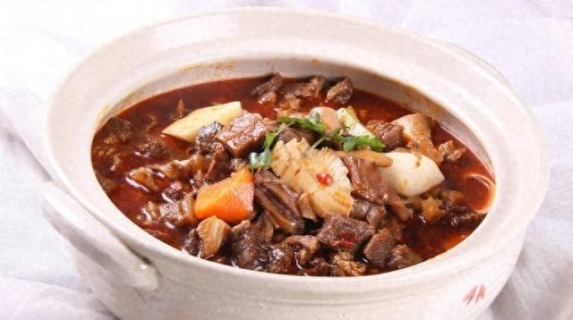 明明沸水的温度都在100°C左右，为何还要区分大火快炖、小火慢炖