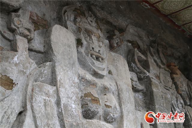 平凉泾川：南石窟寺