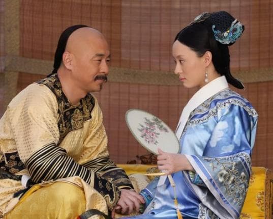 揭秘历史真相：甄嬛与乾隆的真实关系及她的传奇一生