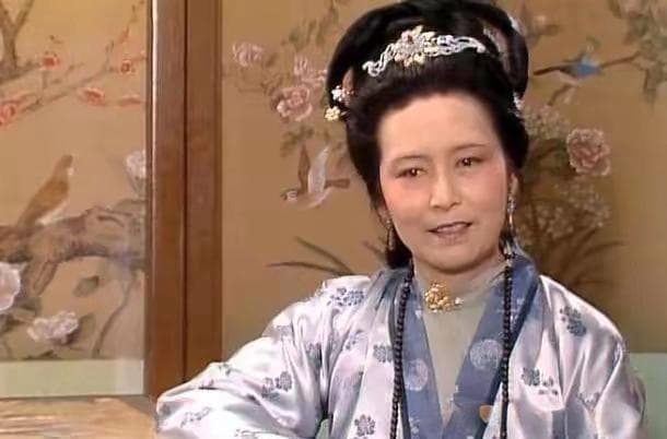 《红楼梦》王夫人又火了！从李建群到杨童舒，谁演出了她的复杂与矛盾？