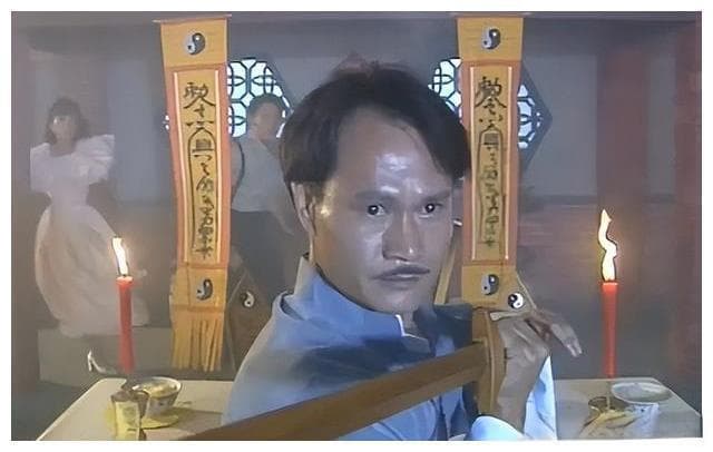 林正英《僵尸先生》：九叔的传奇，香港僵尸片的开端