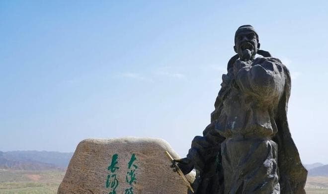 王维和孟浩然均为唐朝山水田园诗人，但孟浩然成就略逊于王维