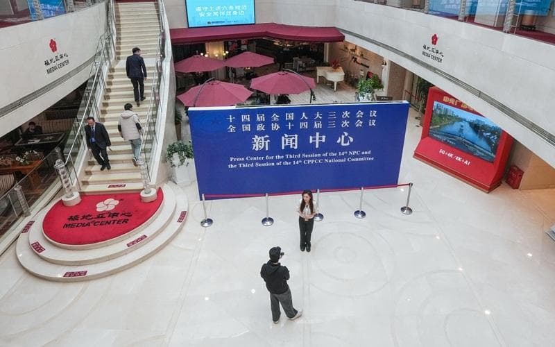 围绕热点问题，代表们带来了针对性的“答案” | 两会观察