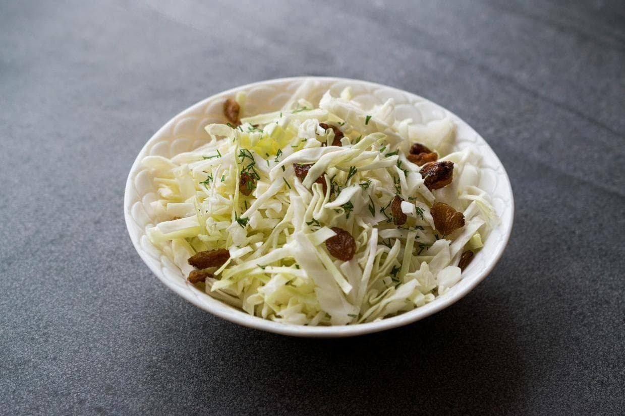 腌制酸菜的四大关键要点：从原料到储存的全程指南