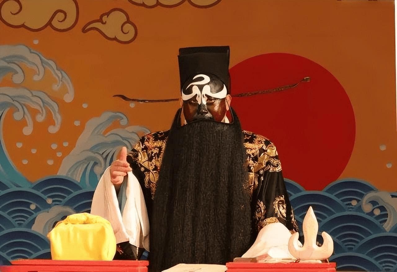 揭秘《神探包青天》中的官服真相：包拯的黑色官服符合史实吗？