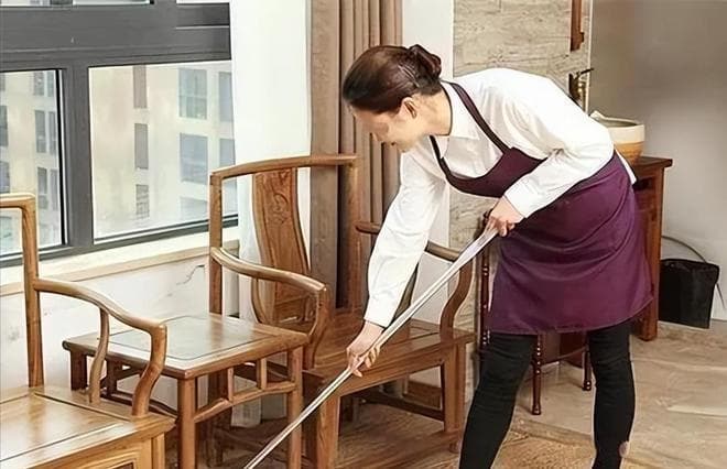 上海富豪家庭招聘女佣：月薪2万却有13条苛刻要求