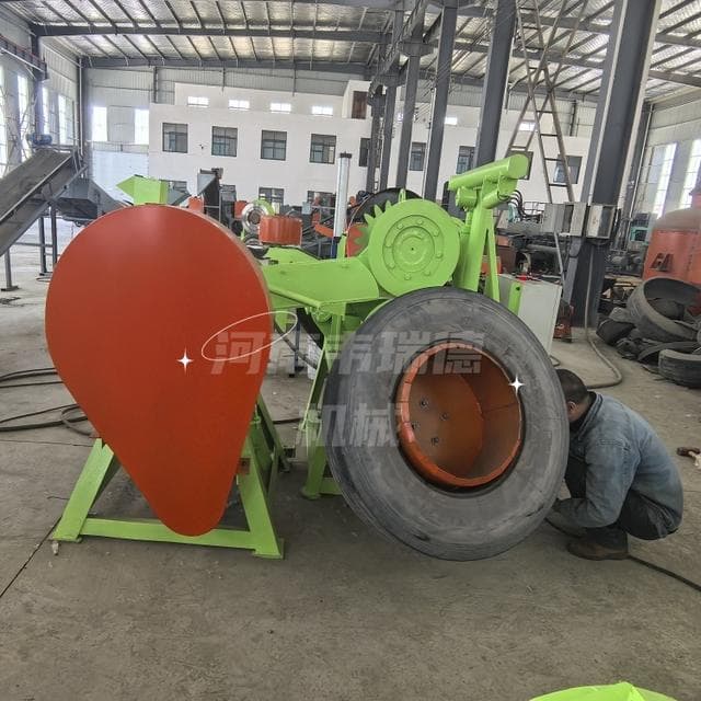 轿车轮胎粉碎机解决了废旧轮胎处理的难题