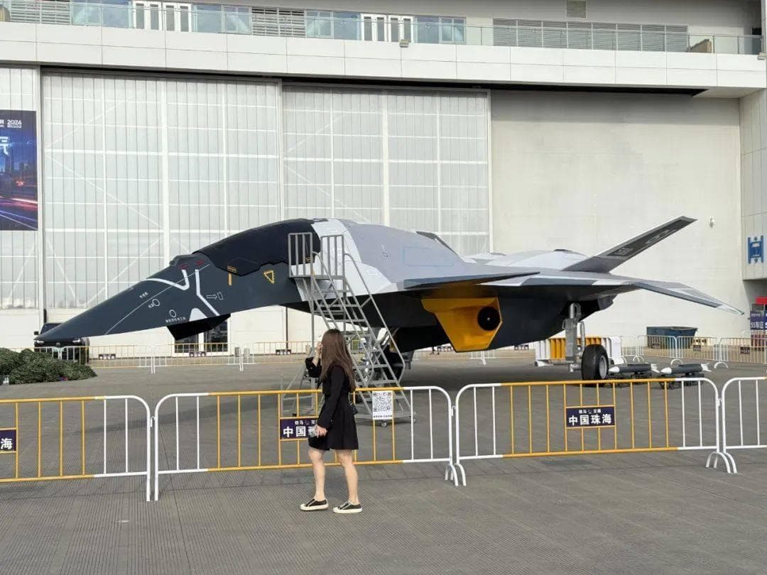 “白帝”空天战机亮相珠海航展：第六代战机还是技术验证平台？