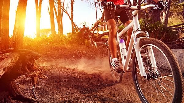 春季适合什么运动？户外慢跑、骑行和徒步都是不错的选择