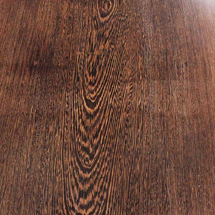 探索珍贵的鸡翅木：独特纹理与高端价值