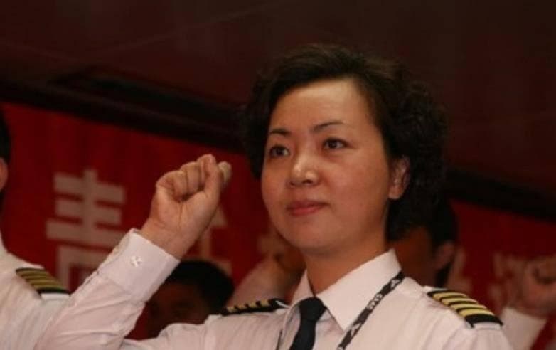 南航首位女机长刘宇环：生于飞行世家，曾是空军王牌飞行员