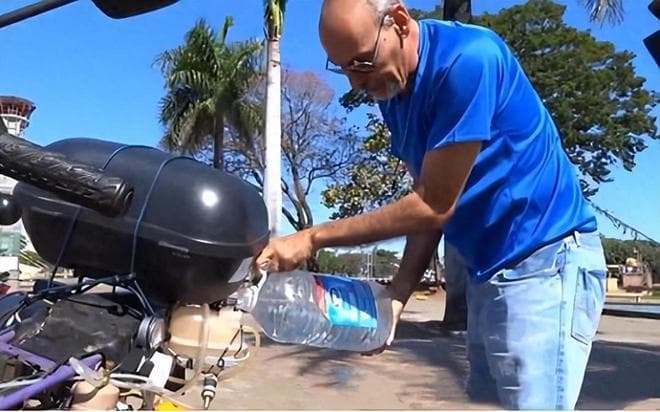 男子发明“烧水汽车”，称83升水能跑3000公里，上市前却离奇去世