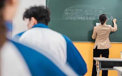 英国斯旺西大学留学费用详解