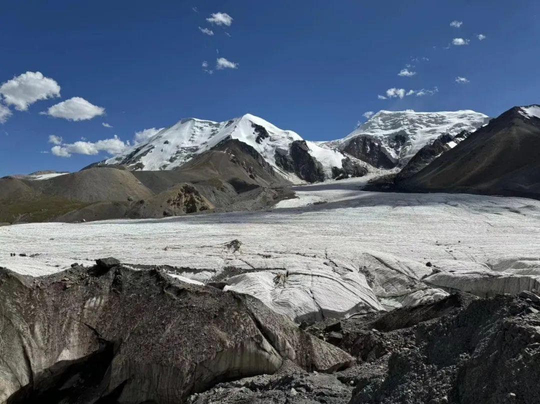 气候变化危机下的阿尼玛卿雪山